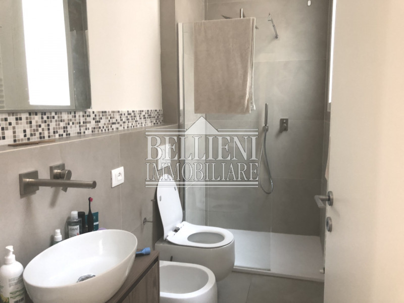 PONTE DEGLI ANGELI: Splendido bicamere appena completato in centro storico. L'appartamento al sec...