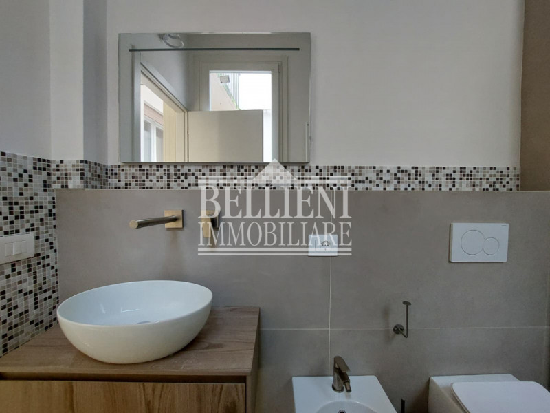 PONTE DEGLI ANGELI: In contesto signorile e in posizione a due passi dal centro storico, proponia...