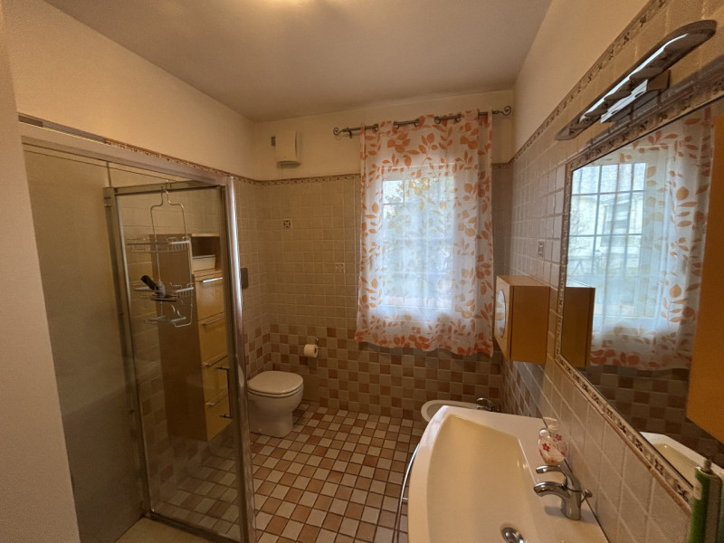 Nel cuore di una tranquilla zona residenziale di Lissaro di Mestrino, a pochi passi dall’asilo, d...