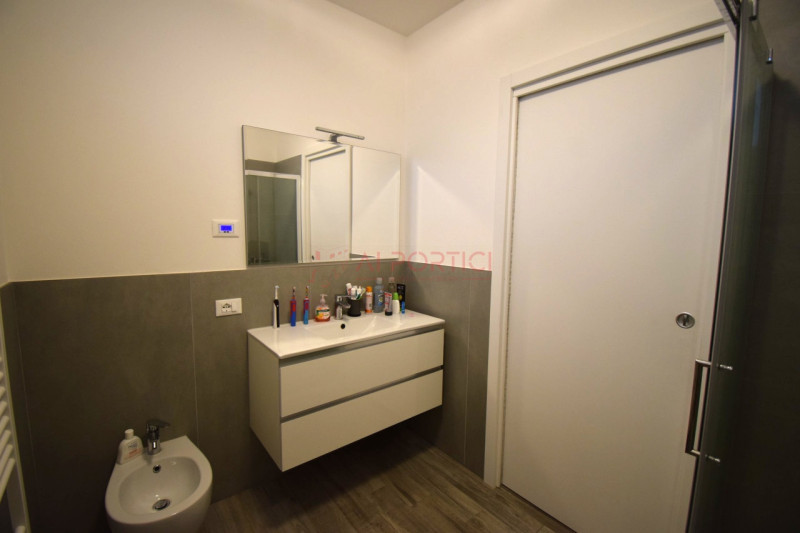 Comune di PIOVE DI SACCO  – Modernissimo APPARTAMENTO di ampie dimensioni arredato con molta cura...