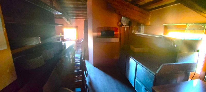 "In posizione centrale a Lissaro, proponiamo in vendita una suggestiva Villa Antica completamente...