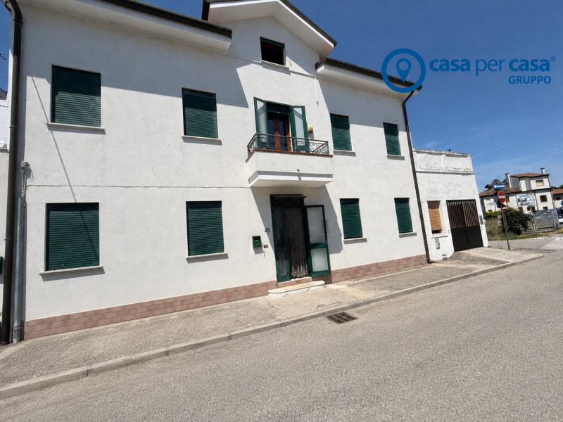 VENDITE Ville singole o a schiera a Adria – foto 1