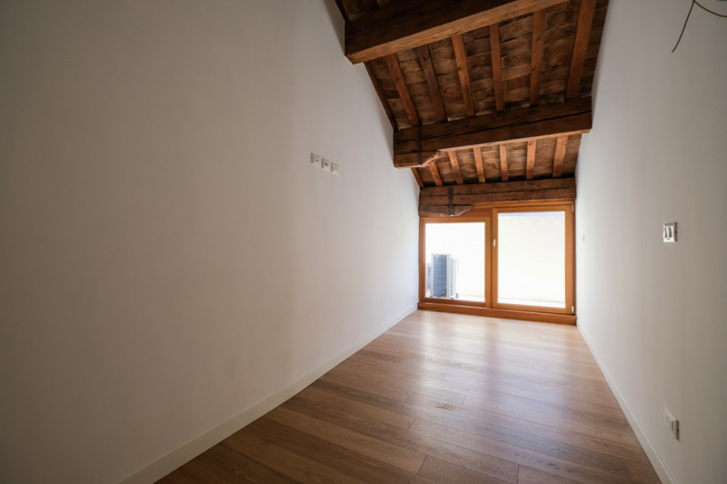 Palazzo Poiana: costruito nel 1560 su commissione del nobile Vincenzo Poiana, viene attribuito al...