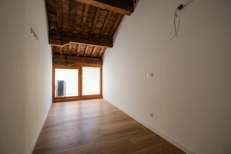 Palazzo Poiana: costruito nel 1560 su commissione del nobile Vincenzo Poiana, viene attribuito al...