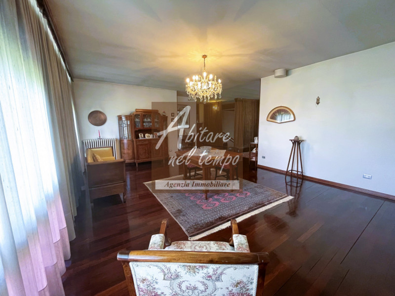 FONTANIVA, Nostra esclusiva,

Vi proponiamo un'incantevole Bivilla degli anni 70 con dimensioni g...