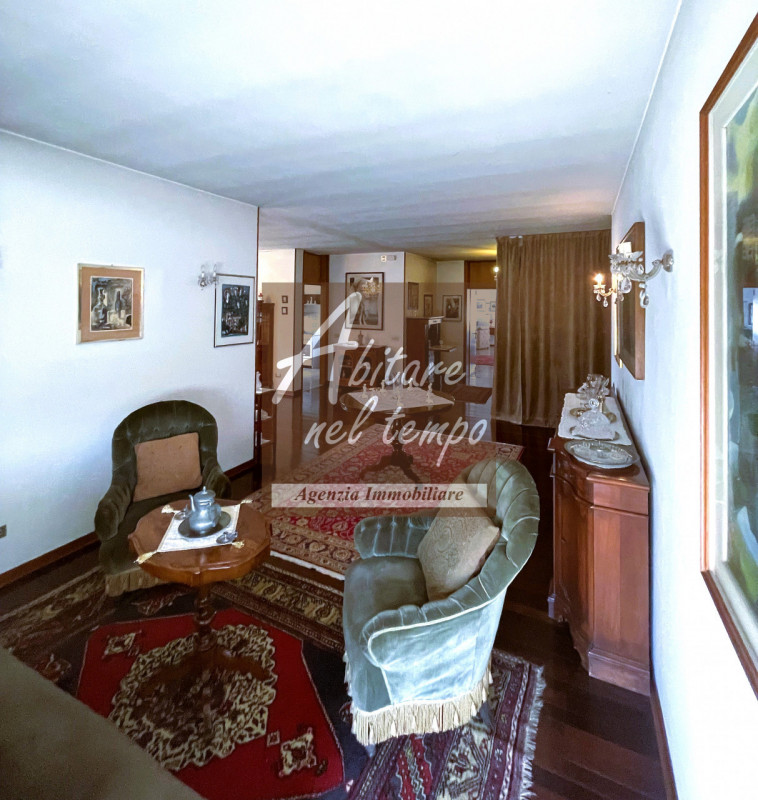 FONTANIVA, Nostra esclusiva,

Vi proponiamo un'incantevole Bivilla degli anni 70 con dimensioni g...