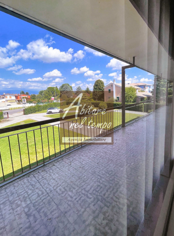 FONTANIVA, Nostra esclusiva,

Vi proponiamo un'incantevole Bivilla degli anni 70 con dimensioni g...