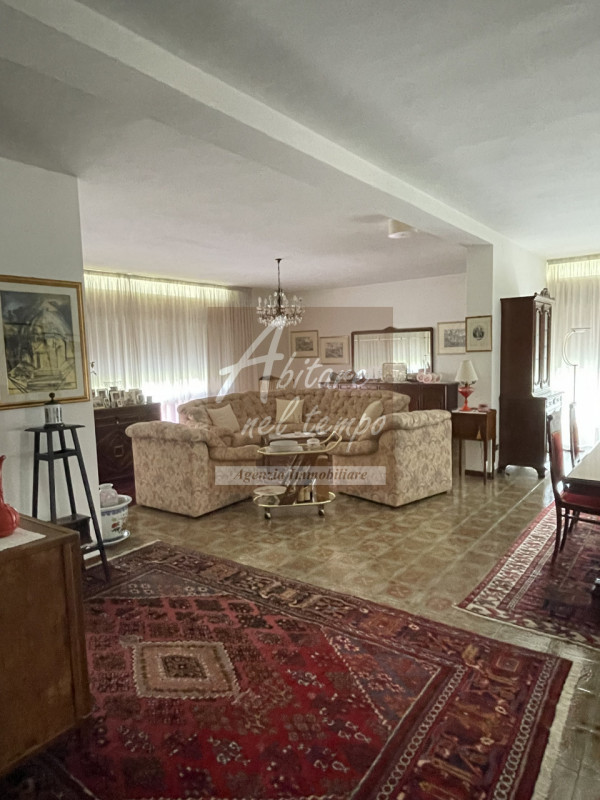 FONTANIVA, Nostra esclusiva,

Vi proponiamo un'incantevole Bivilla degli anni 70 con dimensioni g...