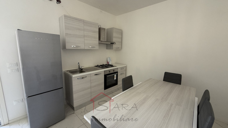 Padova – Zona prima Sacra Famiglia: proponiamo in vendita uno splendido appartamento quadrilocale...