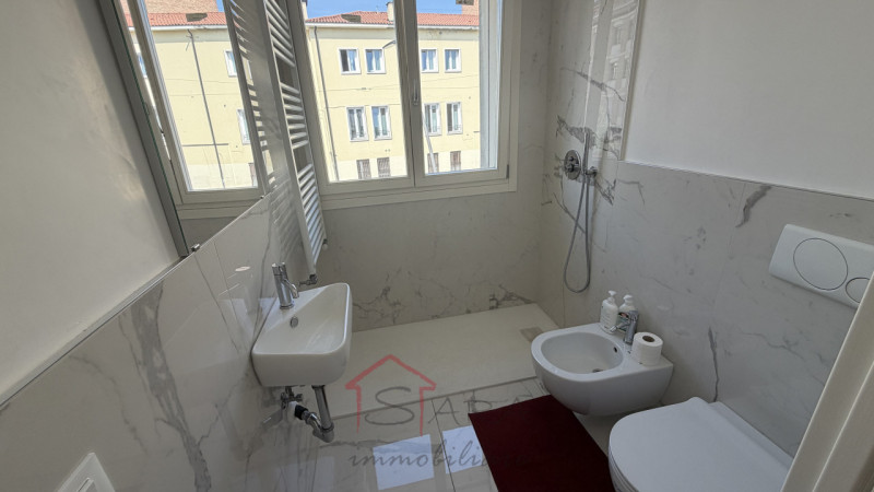 Padova – Zona prima Sacra Famiglia: proponiamo in vendita uno splendido appartamento quadrilocale...