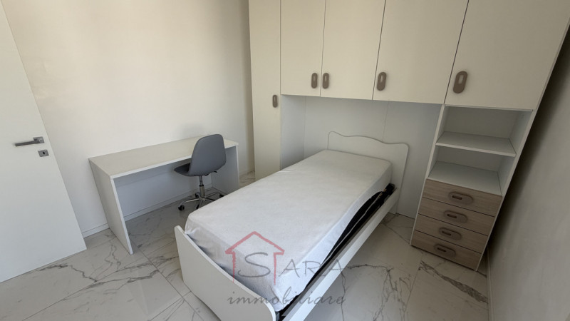 Padova – Zona prima Sacra Famiglia: proponiamo in vendita uno splendido appartamento quadrilocale...