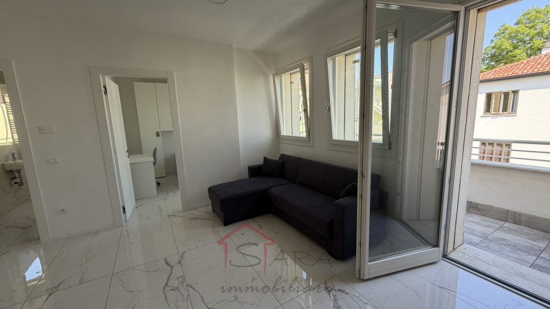 Padova – Zona prima Sacra Famiglia: proponiamo in vendita uno splendido appartamento quadrilocale...