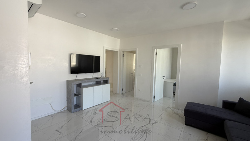 Padova – Zona prima Sacra Famiglia: proponiamo in vendita uno splendido appartamento quadrilocale...