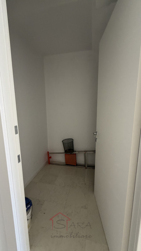 Padova – Zona prima Sacra Famiglia: proponiamo in vendita uno splendido appartamento quadrilocale...