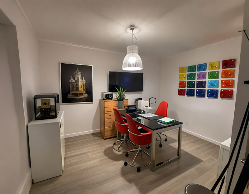 (Per INFO 3316190143) A Vedelago, in zona centrale, proponiamo in vendita un ufficio di ampia met...