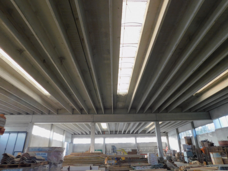 Immobilpoint propone un capannone singolo di 1750 mq, avente altezza di ml 8.50, di nuova costruz...