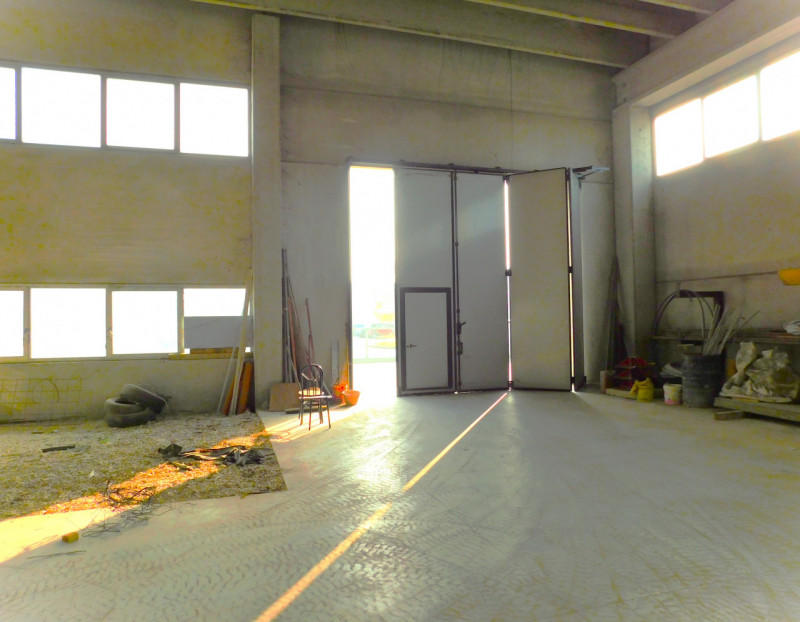 Immobilpoint propone un capannone singolo di 1750 mq, avente altezza di ml 8.50, di nuova costruz...