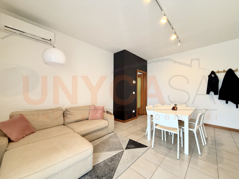 MONTEGALDA: in zona centrale e servita, proponiamo un elegante appartamento situato all'ultimo pi...