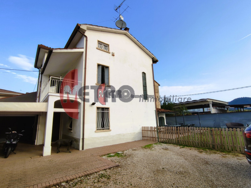 Metro Immobiliare presenta: Casa indipendente a Cornedo Vicentino
A Cornedo Vicentino, proponiamo...