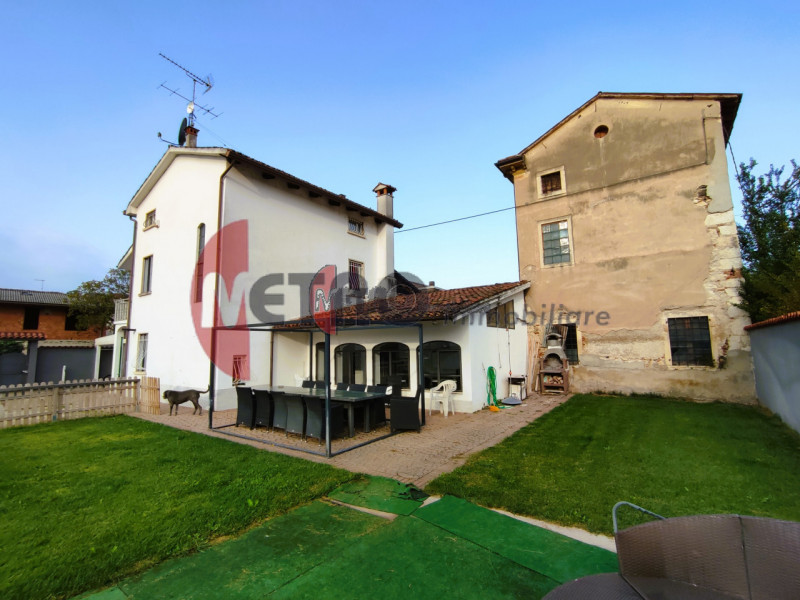 Metro Immobiliare presenta: Casa indipendente a Cornedo Vicentino
A Cornedo Vicentino, proponiamo...