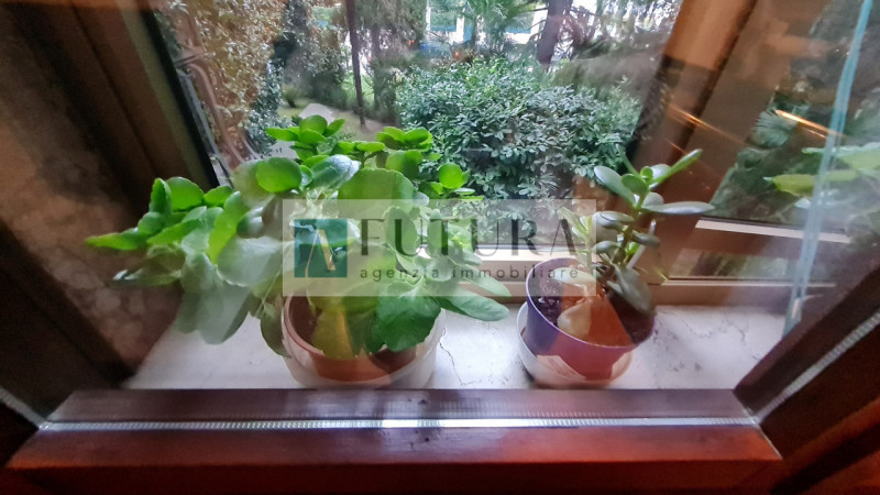 Scopri questo splendido appartamento di oltre 173 mq, situato nel cuore di Vicenza, a pochi passi...