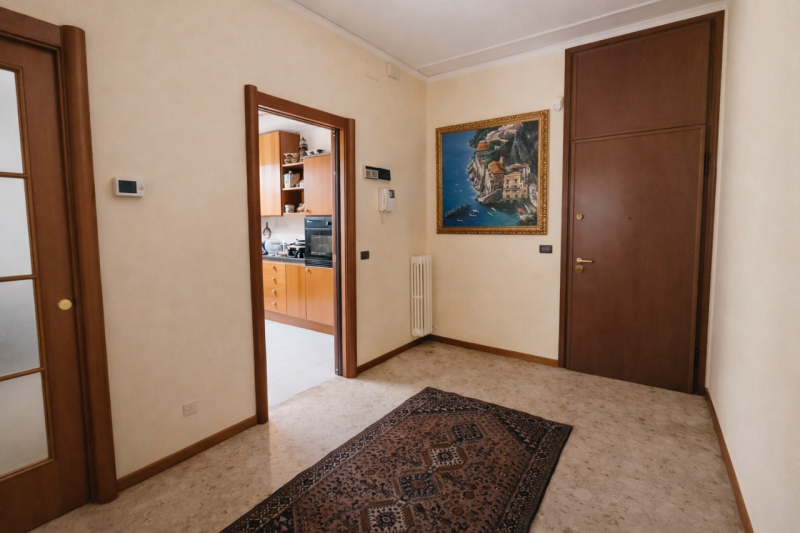 Scopri questo splendido appartamento di oltre 173 mq, situato nel cuore di Vicenza, a pochi passi...