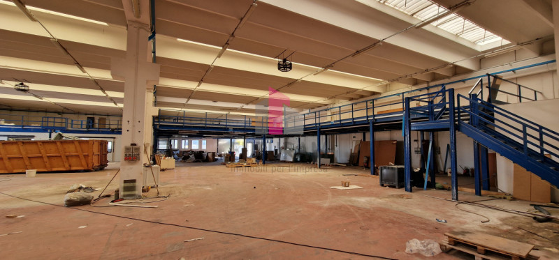 VENDESI CAPANNONE RIFERIMENTO - 223MAT.FUTURAM - Per info 392/9183796 - 0444/310220

Proponiamo i...