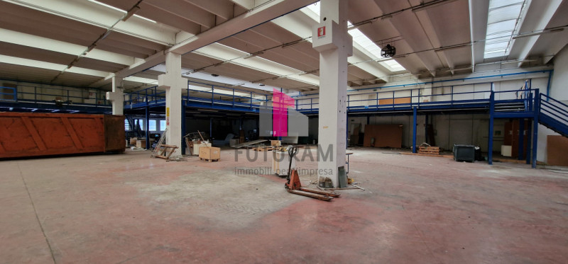 VENDESI CAPANNONE RIFERIMENTO - 223MAT.FUTURAM - Per info 392/9183796 - 0444/310220

Proponiamo i...