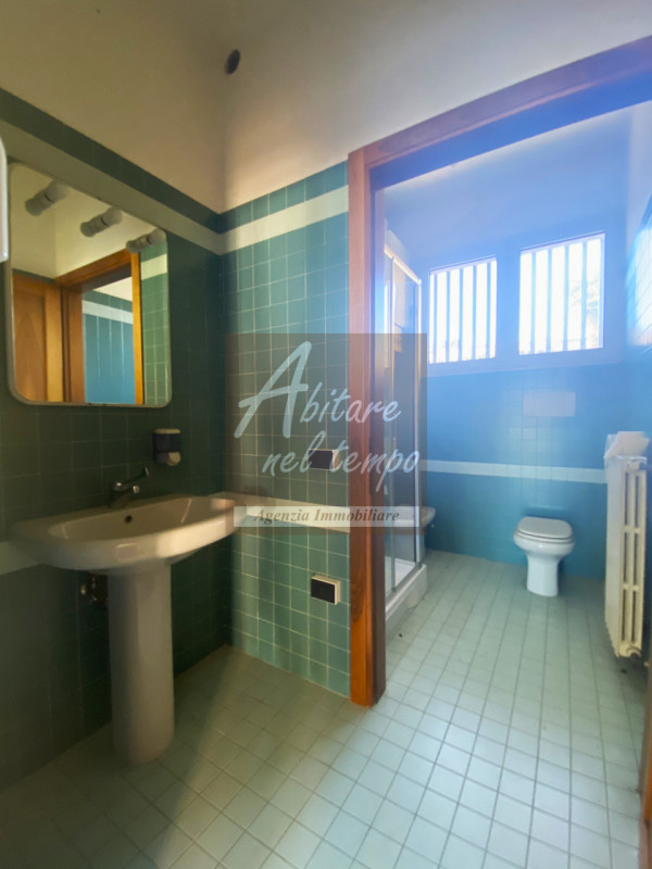 CITTADELLA (PD)

Vi proponiamo in locazione un ufficio fronte mura.

Un ambiente open-space di 60...