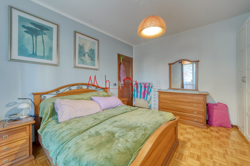 RUBANO: Appartamento al primo piano inserito in contesto di 8 unità, composto di ingresso, soggio...