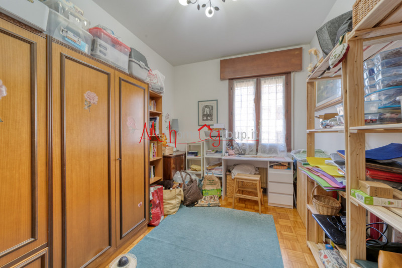 RUBANO: Appartamento al primo piano inserito in contesto di 8 unità, composto di ingresso, soggio...