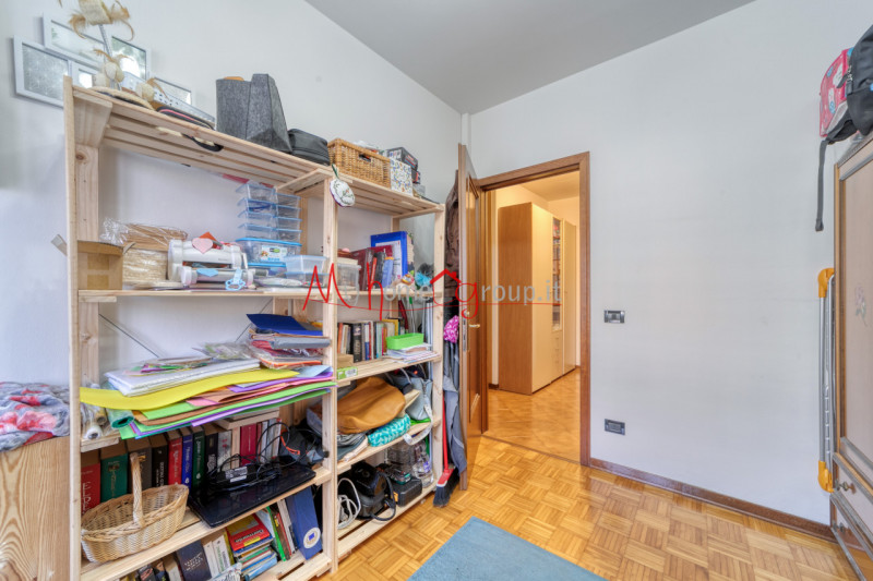 RUBANO: Appartamento al primo piano inserito in contesto di 8 unità, composto di ingresso, soggio...