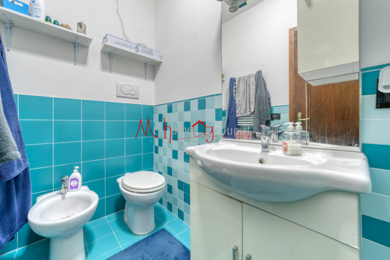 RUBANO: Appartamento al primo piano inserito in contesto di 8 unità, composto di ingresso, soggio...