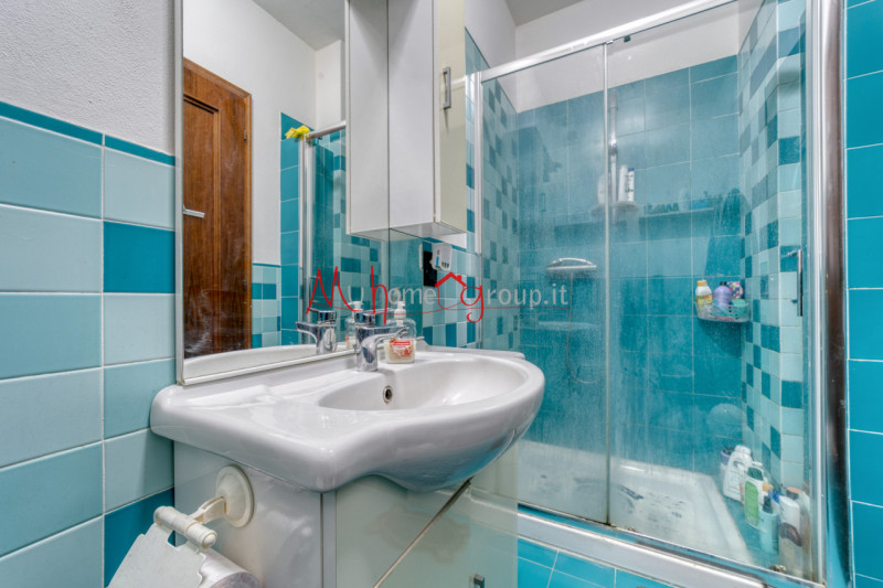 RUBANO: Appartamento al primo piano inserito in contesto di 8 unità, composto di ingresso, soggio...