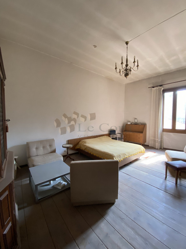 Nel cuore del centro storico di Cologna Veneta, proponiamo in vendita un affascinante palazzo che...