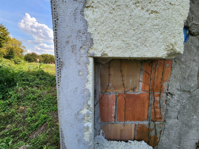 Pontelongo:Porzione di trifamiliare vicina al centro, ma al contempo in campagna dotata di giardi...