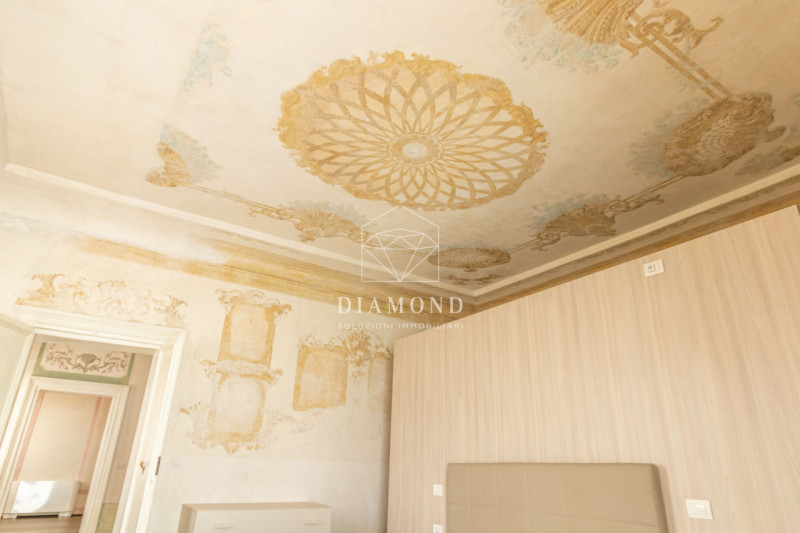 Falzè di Trevignano: In villa del 1.400, facente parte di un residence con parco verde e piscina,...