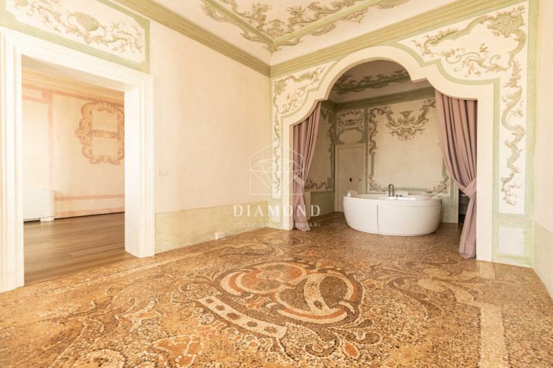 Falzè di Trevignano: In villa del 1.400, facente parte di un residence con parco verde e piscina,...