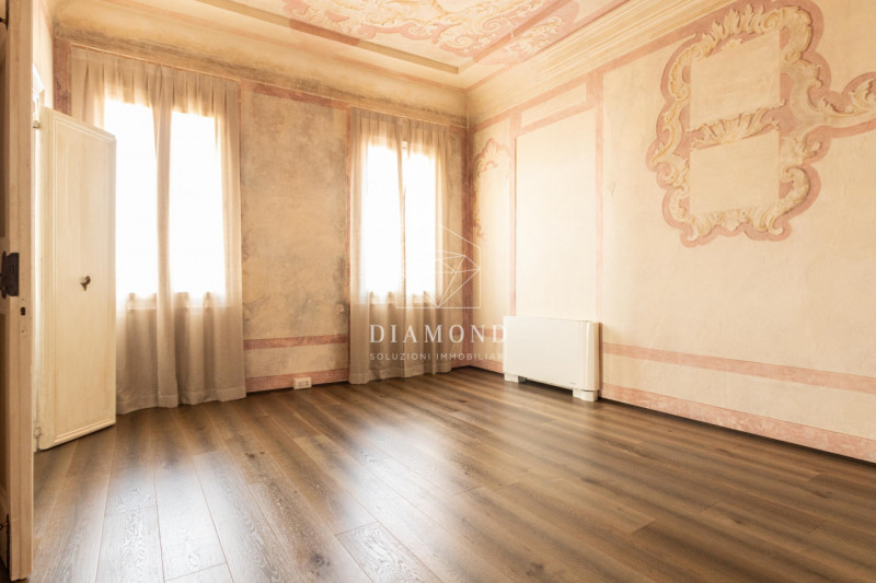 Falzè di Trevignano: In villa del 1.400, facente parte di un residence con parco verde e piscina,...