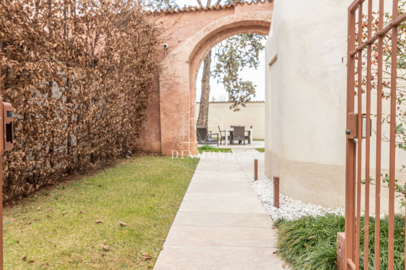 Falzè di Trevignano: In villa del 1.400, facente parte di un residence con parco verde e piscina,...