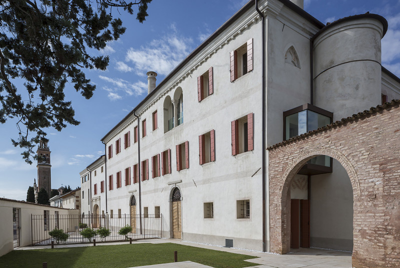 Falzè di Trevignano: In villa del 1.400, facente parte di un residence con parco verde e piscina,...