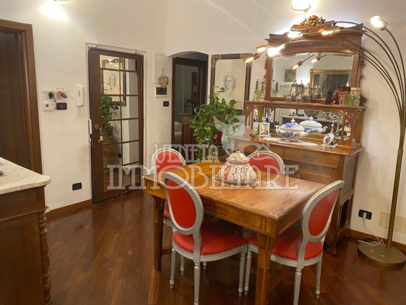 Genova Affitto Appartamento quadrilocale