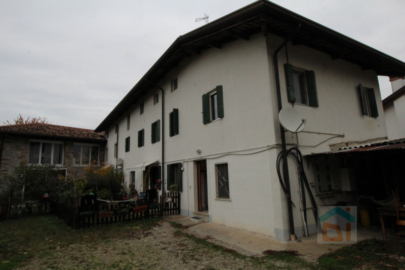 Santa Maria la Longa Affitto Appartamento trilocale