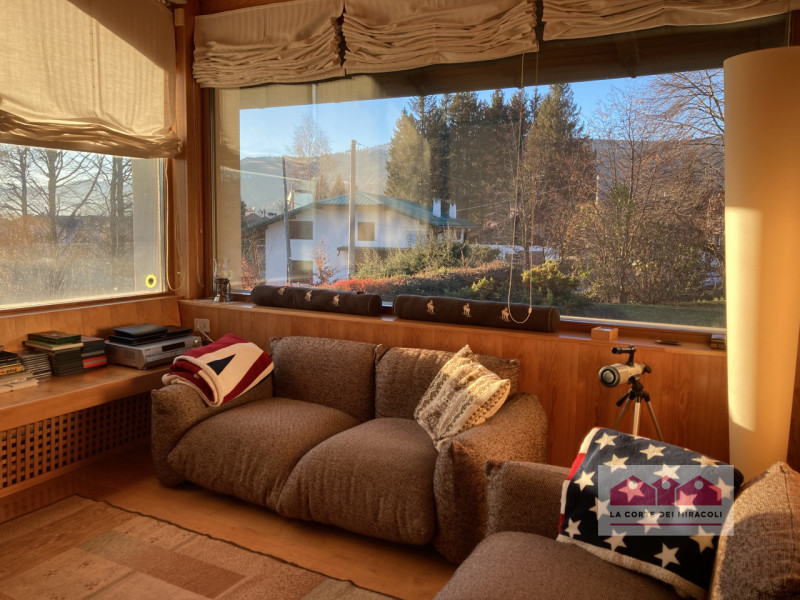 CANOVE/ASIAGO: VILLA DI 300 MQ, DOPPIO INGRESSO, PT APPARTAMENTO CON SOGGIORNO, STUFA A LEGNA, AN...