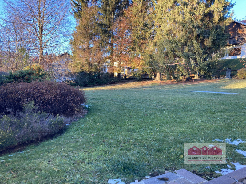 CANOVE/ASIAGO: VILLA DI 300 MQ, DOPPIO INGRESSO, PT APPARTAMENTO CON SOGGIORNO, STUFA A LEGNA, AN...