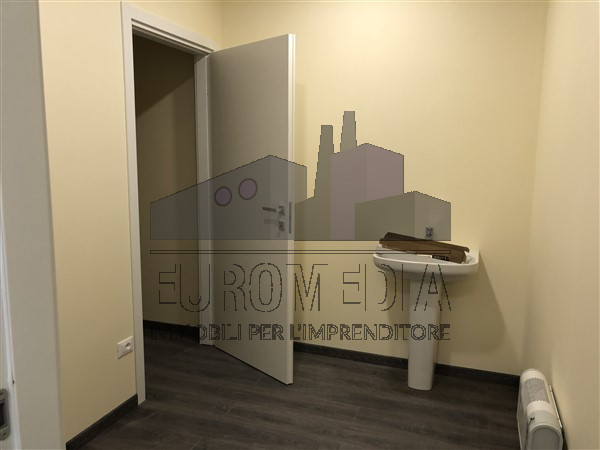 VICENZA OVEST: Rif. 1438 - A - ANTONIO - Per info 338.4892021 – EUROMEDIA propone in zona commerc...