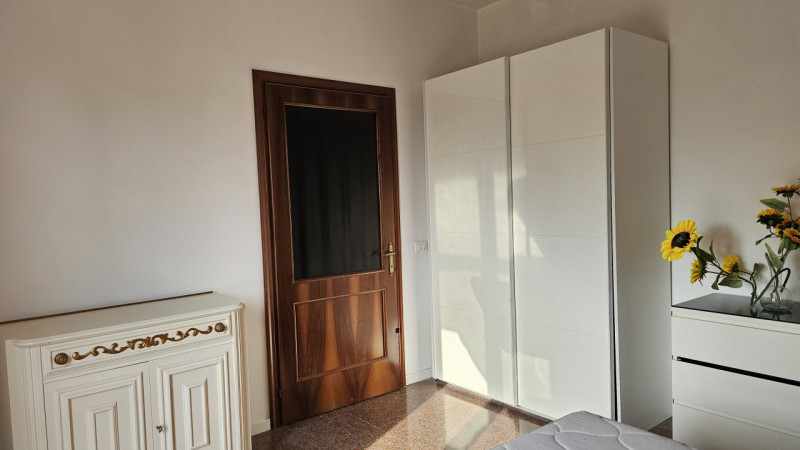 Proponiamo in locazione una  stanza uso singola all'interno di un'unità bifamiliare situata nella...