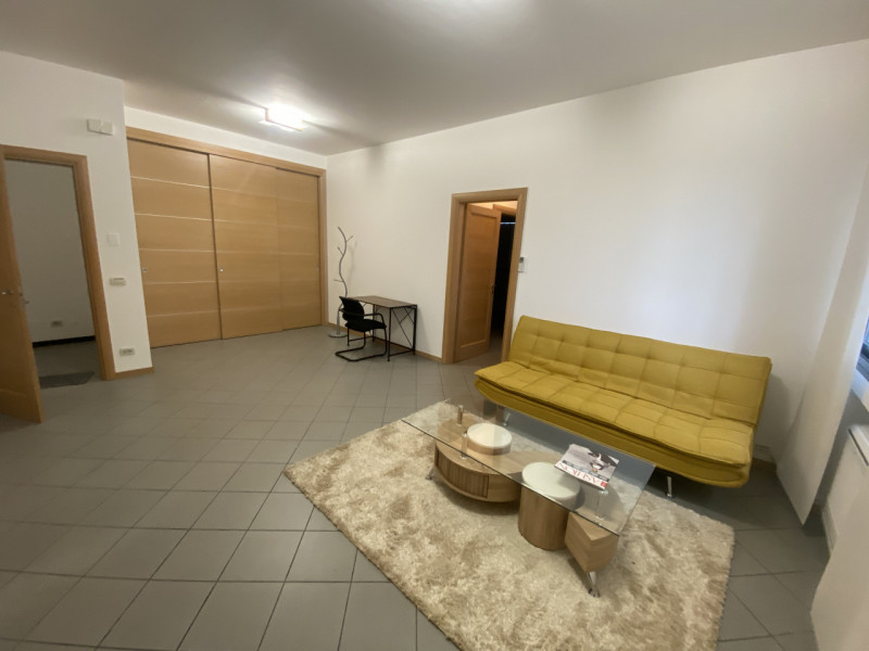 Se stai cercando una soluzione che unisca efficienza operativa e comfort per il tuo business, que...