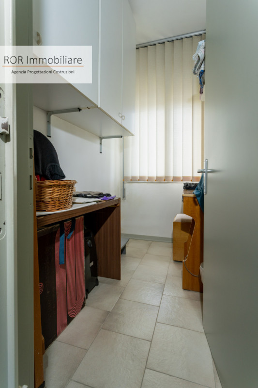 Proponiamo in vendita casa singola divisa in due appartamenti disposti in orizzontale, indipenden...