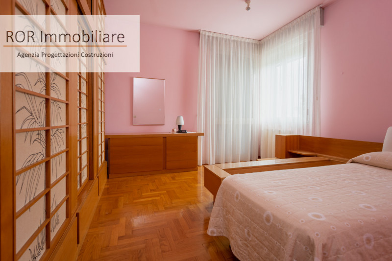 Proponiamo in vendita casa singola divisa in due appartamenti disposti in orizzontale, indipenden...